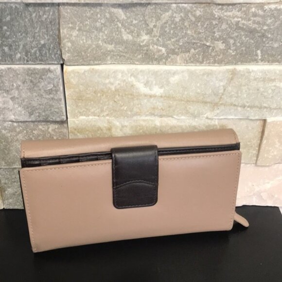 Mancini Luggage RFID Secure Ladies' Clutch Wallet - Picture 4 of 6